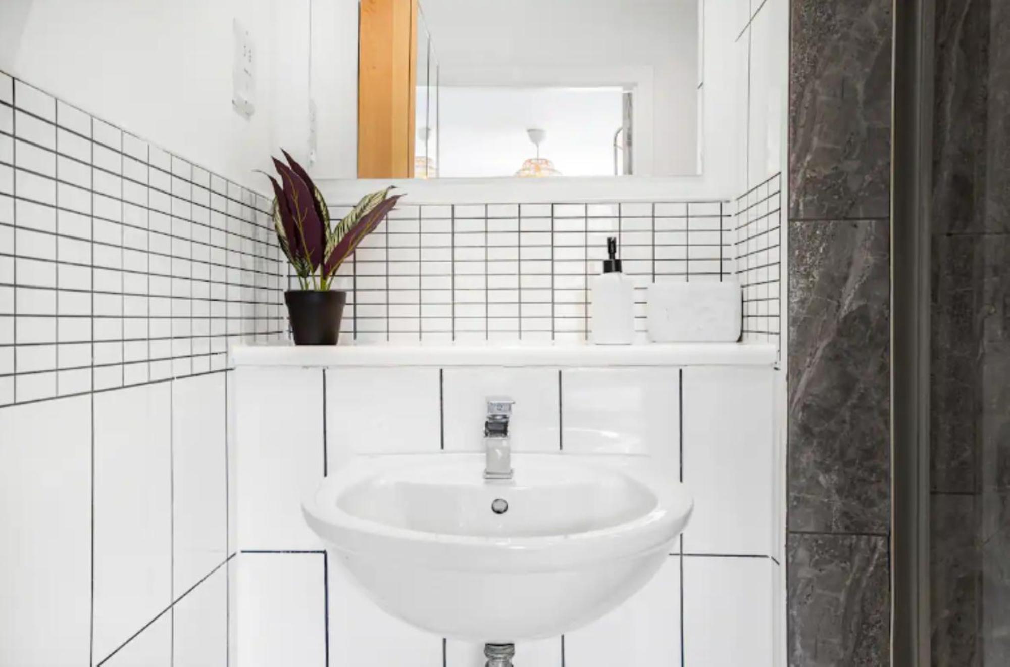 ברמינגהאם Oriental Suite 2 Bed 2 Bath Netflix And Free Parking, Games- Maihom מראה חיצוני תמונה